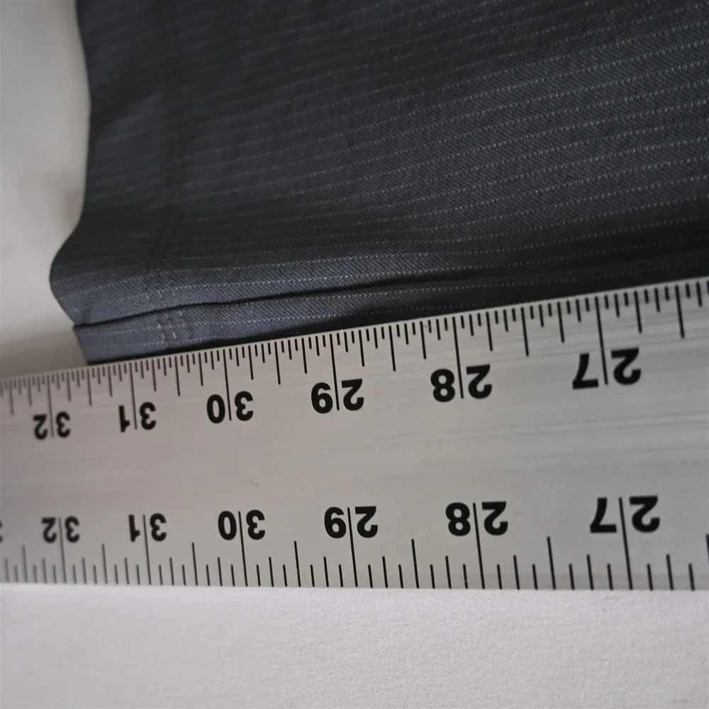 Lululemon 36x32 Gray Stripe‎ Zip Pocket Commuter Mens Pants